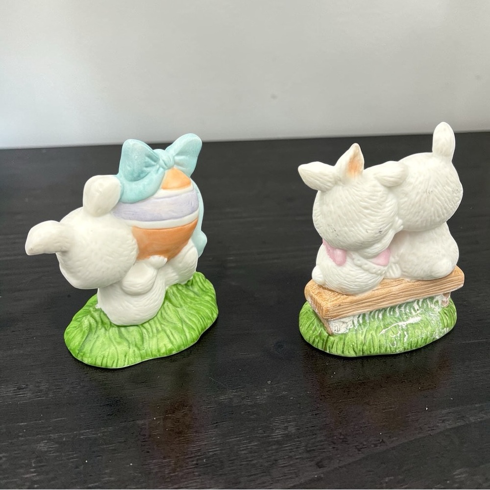 Vintage Set Of 2 Porcelain Bunny Figurines by UCGC Taiwan Couple In Love & Baby - Picture 5 of 16